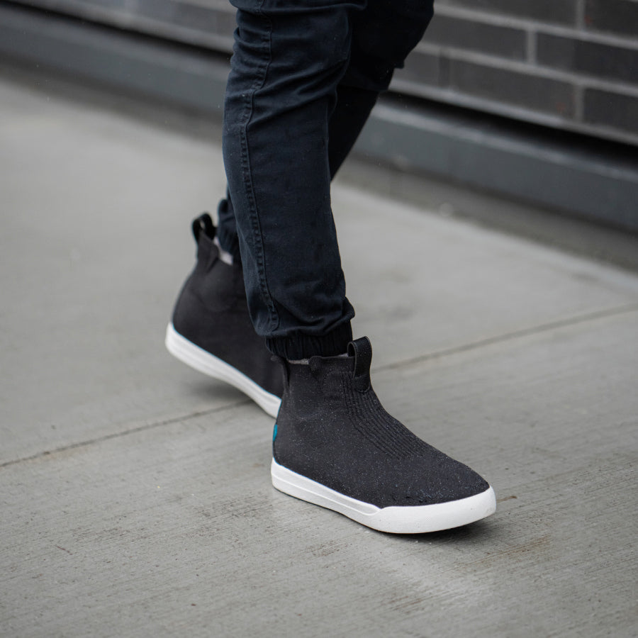 Men's Vessi Weekend Originals Chelsea Boots Black | 947YAMPDO