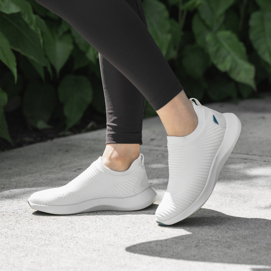 Women's Vessi Everyday Move Originals Slip On Shoes White | 209EYUFJV